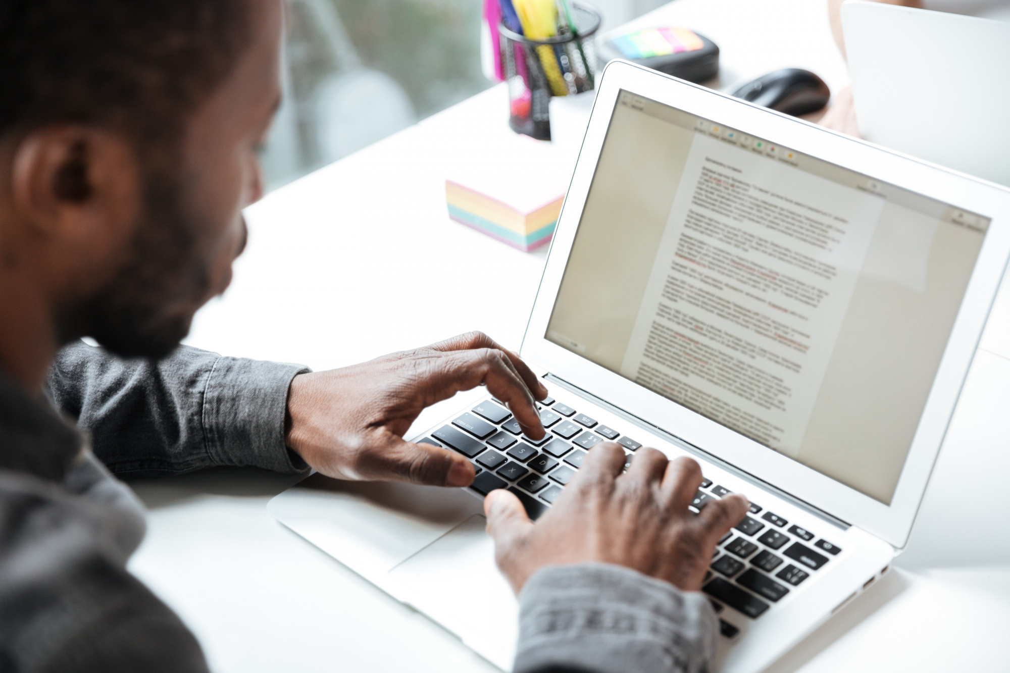 The Modern Student’s Guide to AI Writing: How to Stay Authentic and Bypass AI Detection
